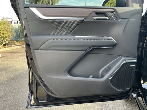 New 2026 GMC Acadia Denali w/ Super Cruise Package image 23