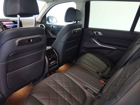 Used 2023 BMW X7 xDrive40i w/ Premium Package image 44