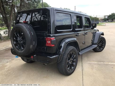 Used 2021 Jeep Wrangler Unlimited Sahara AWD/4WD image 5