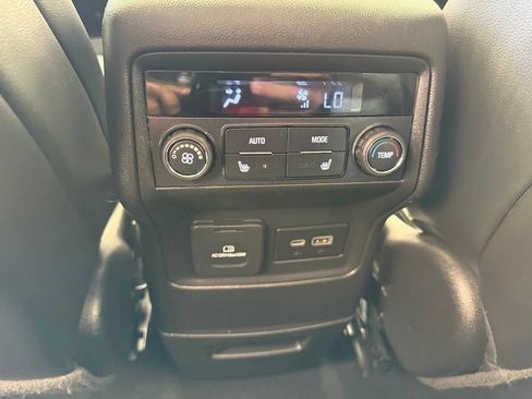 Used 2021 GMC Acadia Denali w/ Denali Technology Package FWD image 25