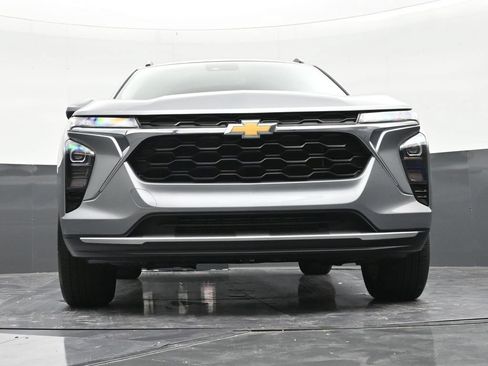 Used 2024 Chevrolet Trax LT w/ Driver Confidence Package FWD image 27