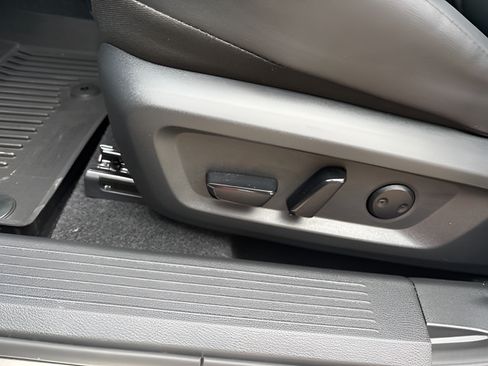 Certified 2026 Nissan Rogue SV w/ SV Premium Package FWD image 43