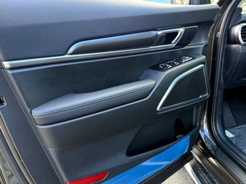 New 2025 Kia Telluride S image 13