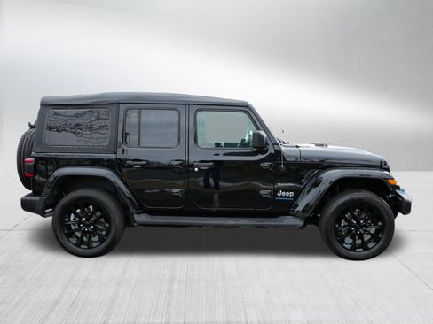 Used 2023 Jeep Wrangler Sahara w/ Cold Weather Group image 8