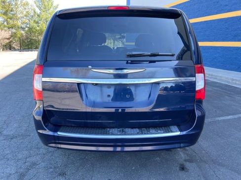 Used 2013 Chrysler Town & Country Touring-L w/ Entertainment Group #2 image 4