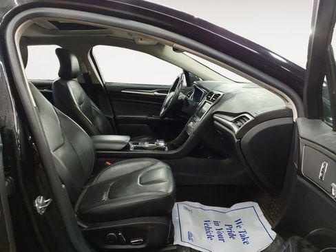 Used 2018 Ford Fusion Titanium image 15