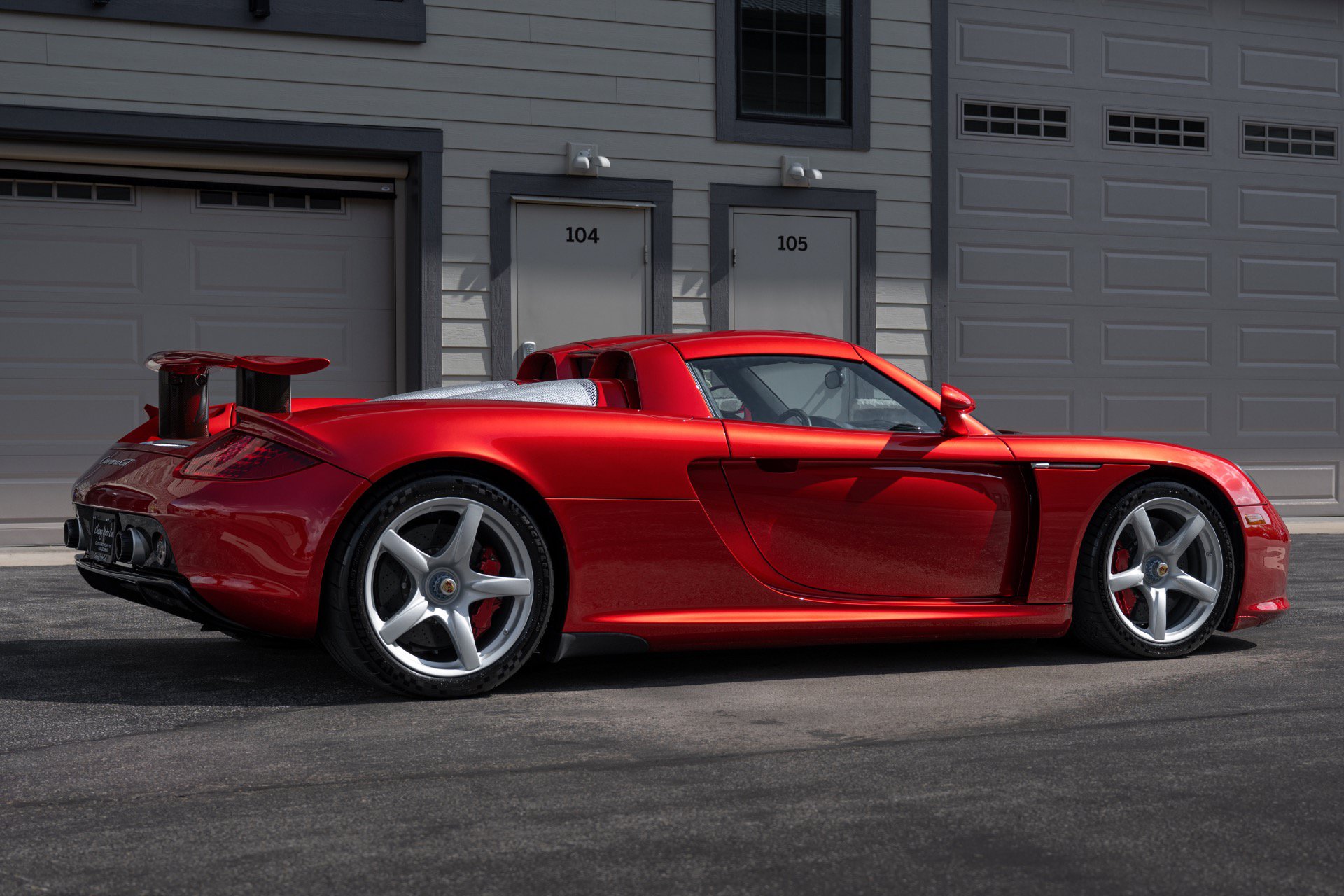 Used 2005 Porsche Carrera GT RWD image 22