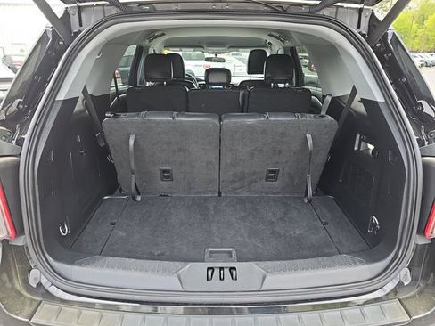 Used 2023 Ford Explorer XLT w/ Equipment Group 202A image 15