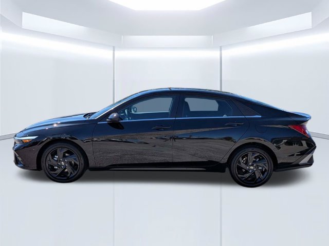 Certified 2026 Hyundai Elantra SEL Sport Premium FWD image 8