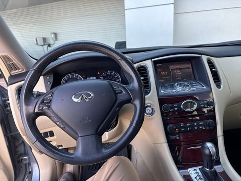 Used 2016 INFINITI QX50 AWD w/ Premium Package image 8