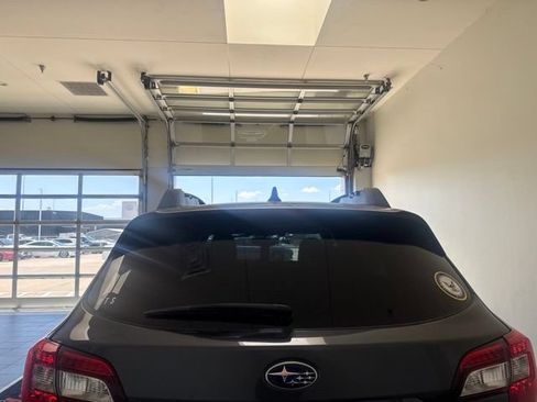 Used 2018 Subaru Outback 2.5i Limited AWD/4WD image 15