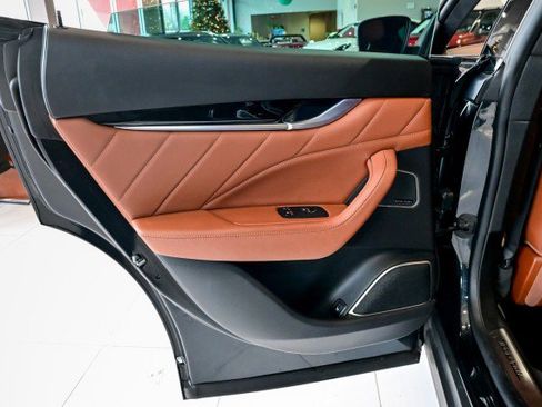 Used 2022 Maserati Levante GT image 19