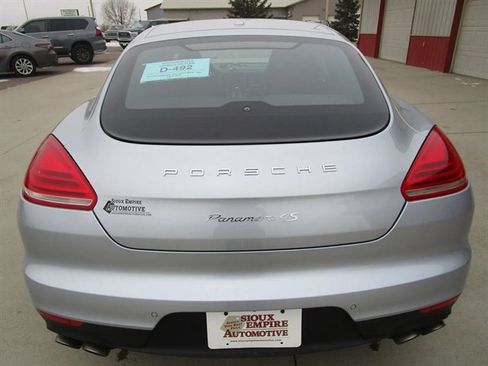 Used 2014 Porsche Panamera S image 8