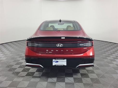 Used 2025 Hyundai Sonata Limited image 7