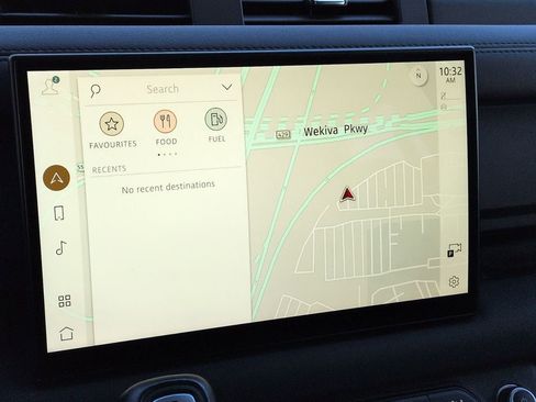 Used 2024 Land Rover Defender 130 X-Dynamic SE image 16