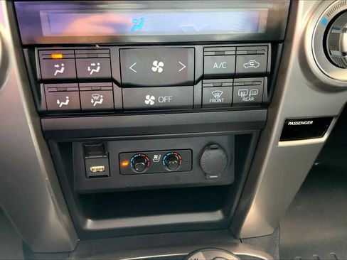 Used 2020 Toyota 4Runner Limited AWD/4WD image 36