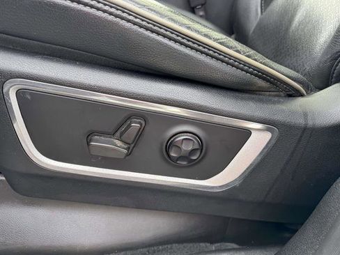 Used 2021 RAM 1500 Laramie image 9