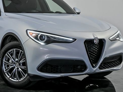 Used 2022 Alfa Romeo Stelvio Sprint AWD/4WD image 2