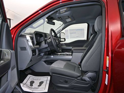 New 2025 Ford F250 XLT w/ Black Appearance Package image 18