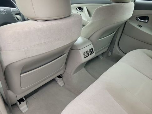Used 2011 Toyota Camry Base image 12