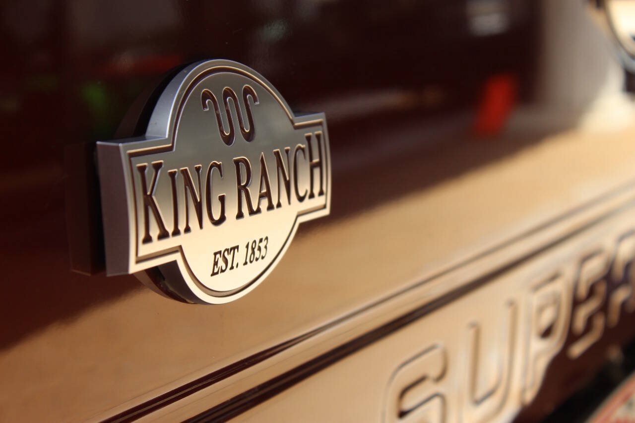 Used 2016 Ford F250 King Ranch w/ King Ranch w/Chrome Package AWD/4WD image 29
