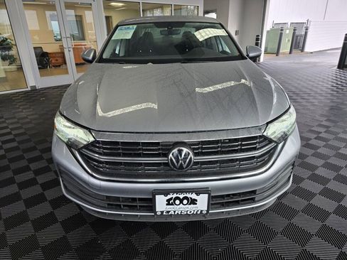 Used 2023 Volkswagen Jetta S image 9