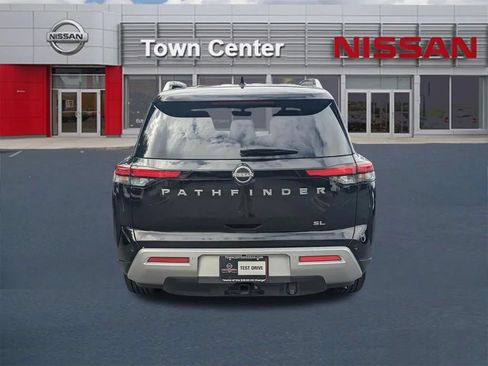 Certified 2025 Nissan Pathfinder SL w/ SL Premium Package FWD image 6