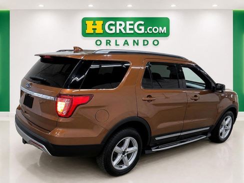 Used 2017 Ford Explorer XLT AWD/4WD image 6