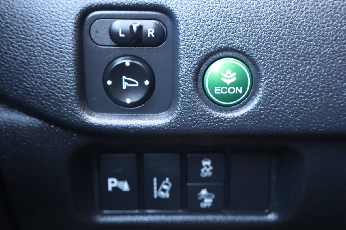 Used 2016 Honda Pilot Touring image 31