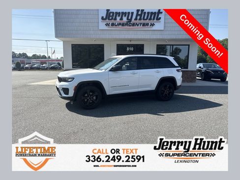 Used 2023 Jeep Grand Cherokee Altitude AWD/4WD image 1