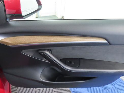 Used 2023 Tesla Model 3 Standard Range RWD image 30