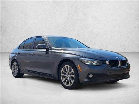 Used 2017 BMW 320i Sedan RWD image 3