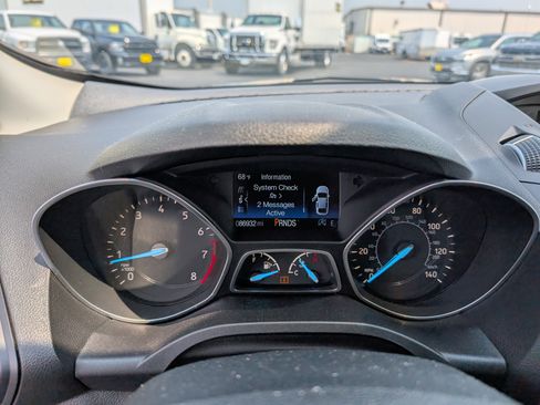 Used 2017 Ford Escape SE image 18