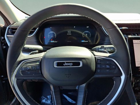 Certified 2023 Jeep Grand Cherokee Limited AWD/4WD image 21