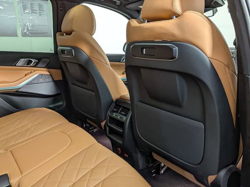 Used 2025 BMW X5 xDrive50e w/ Premium Package image 40