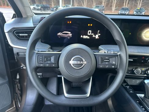 Certified 2025 Nissan Kicks SV image 23