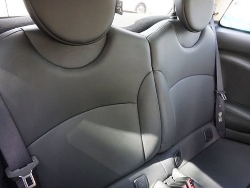 Used 2011 MINI Cooper Hardtop FWD image 18