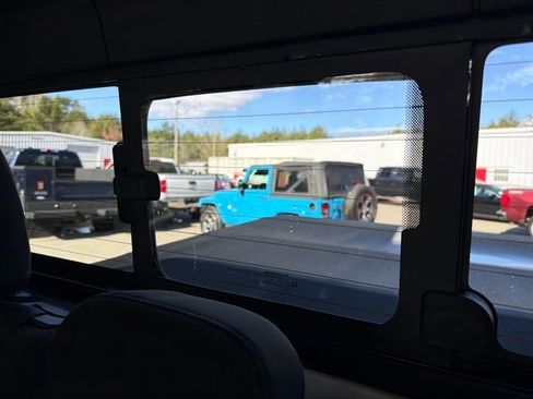 Used 2020 Jeep Gladiator Rubicon image 32