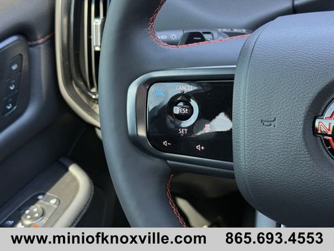 Used 2025 Nissan Armada PRO-4X image 24