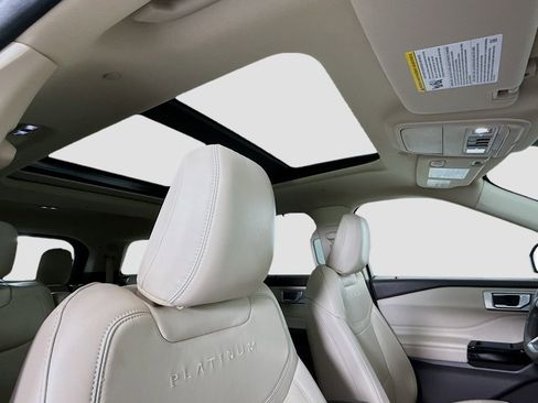 Used 2023 Ford Explorer Platinum RWD image 19