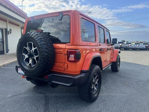 Used 2019 Jeep Wrangler Unlimited Sahara w/ Dual Top Group AWD/4WD image 5
