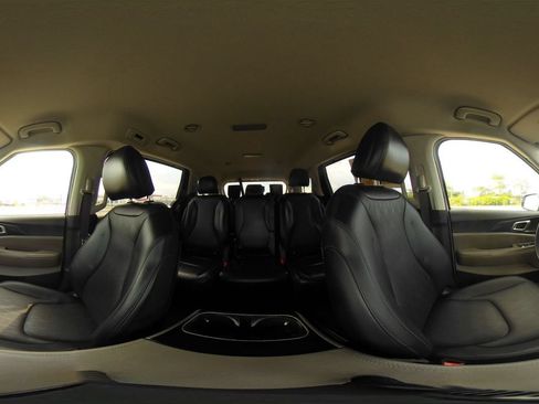 Used 2026 Kia Carnival FWD image 41