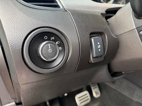 Used 2013 Ford Taurus SHO AWD/4WD image 25