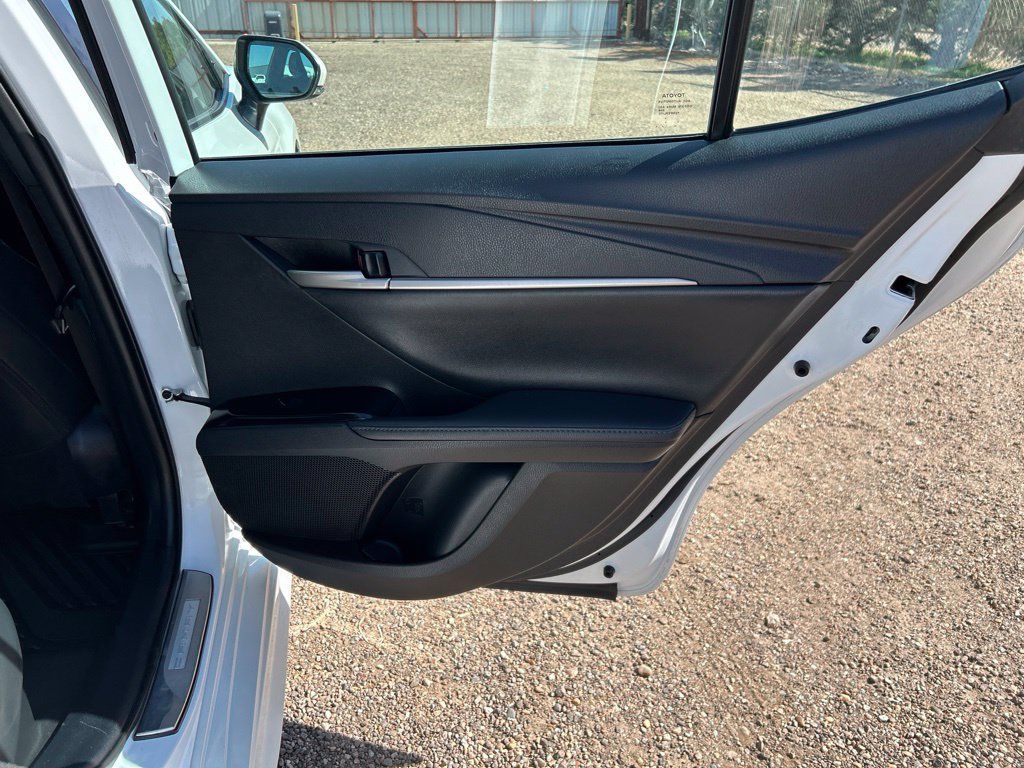 Used 2025 Toyota Camry XSE FWD image 39