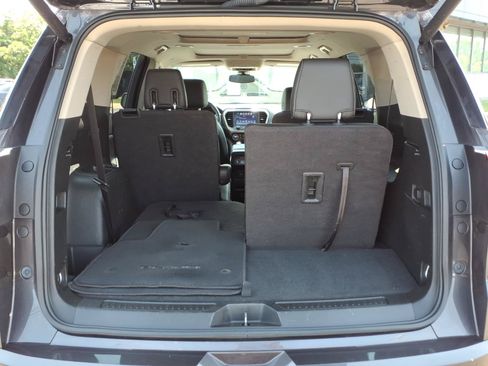 Used 2017 GMC Acadia Denali w/ Technology Package AWD/4WD image 28
