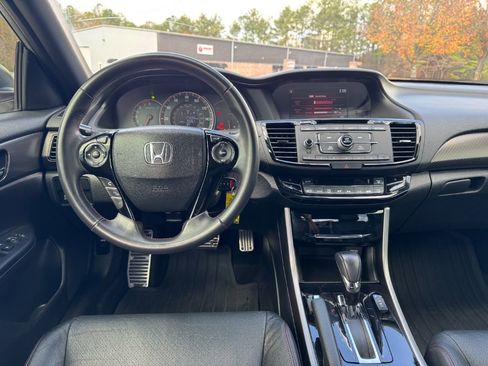 Used 2017 Honda Accord Sport Special Edition image 18