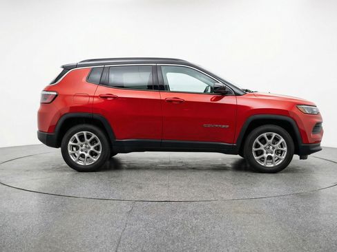 Used 2025 Jeep Compass Limited AWD/4WD image 11