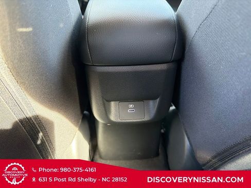 Certified 2025 Nissan Versa SR w/ Trunk Package image 30