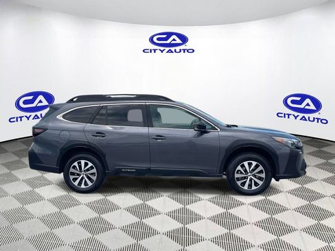 Used 2023 Subaru Outback Premium AWD/4WD image 2