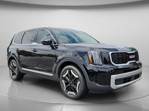 Used 2024 Kia Telluride EX w/ EX Captain's Chair Package FWD image 5
